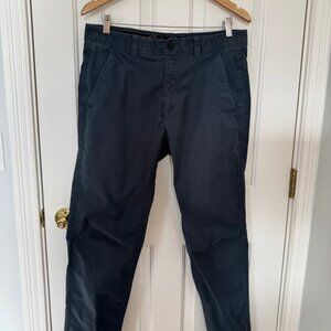 Eddie Bauer Men's Voyager Flex Chinos size 35x32 Navy